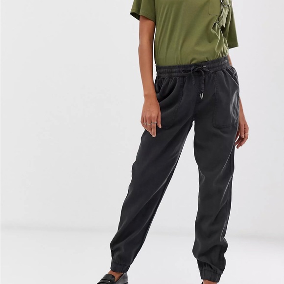 NWT ASOS Maternity jogger in washed black - Picture 4 of 4